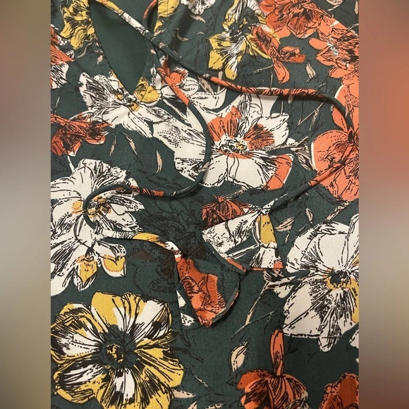 Loveriche Green Floral Dress Tunic with Ruffle Bell Sleeves Size Small - Picture 3 of 7